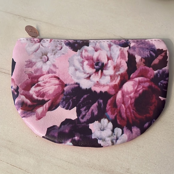 Set of 4 Ipsy Makeup Bags - Picture 8 of 8